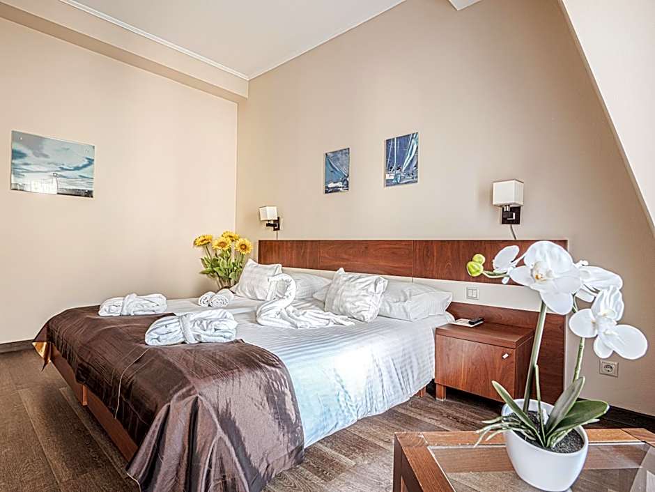 Holiday Beach Budapest Hotel
