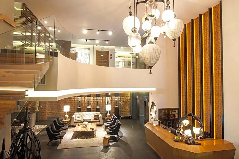 Square Small Luxury Hotel