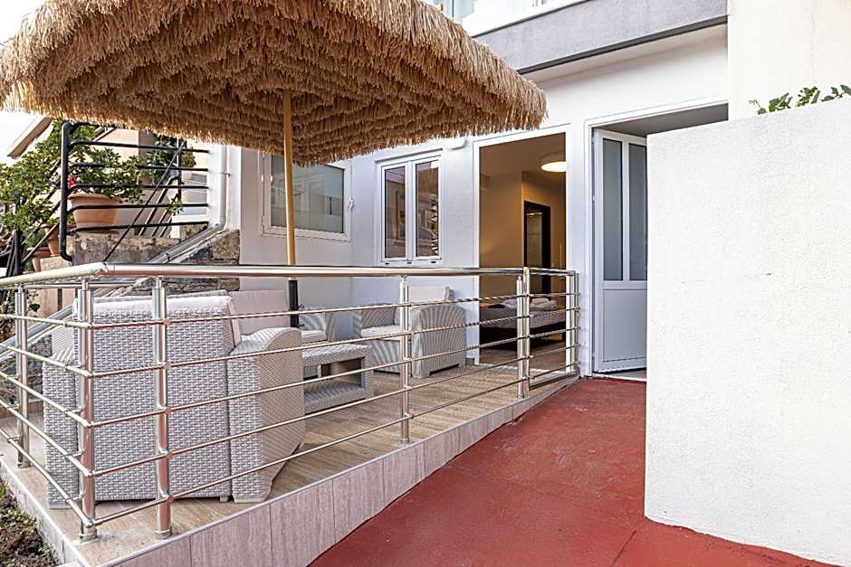 Akrogiali Apartments