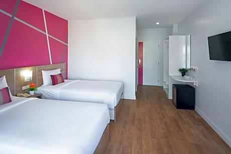 Standard Twin Room with City View