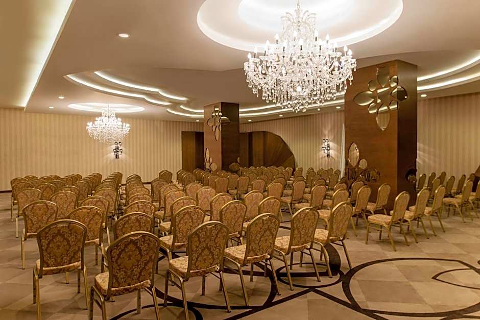 Delphin Imperial Lara