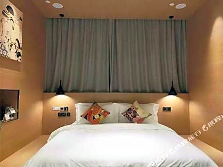 Yijia Dongshe Hotel