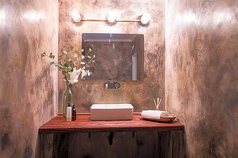 Sunbirds Oasis Lodge