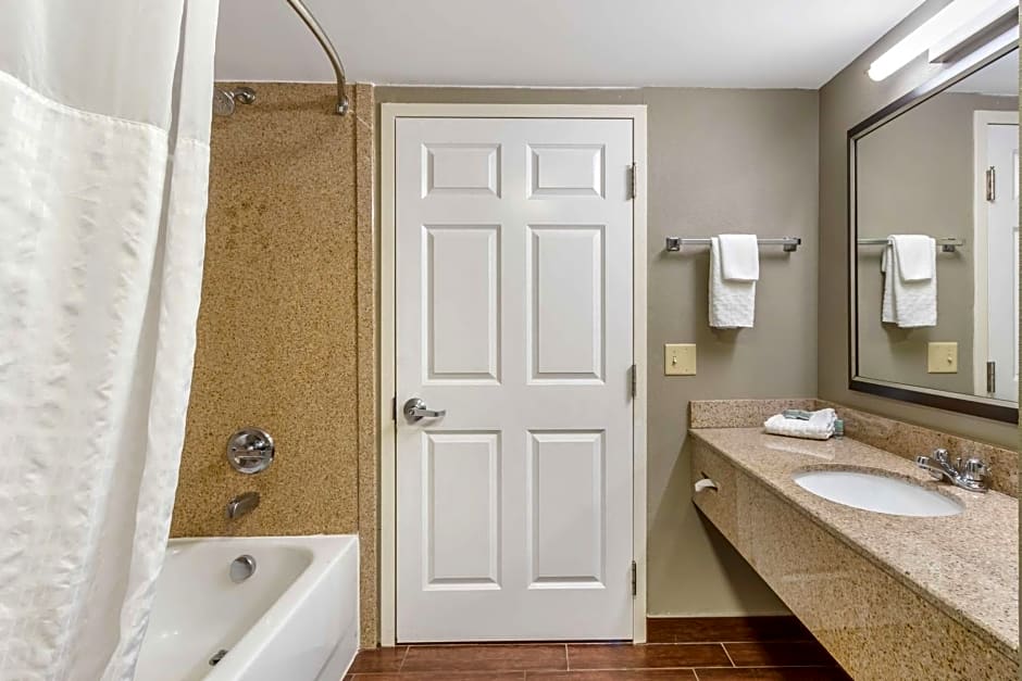 Best Western Airport Inn & Suites