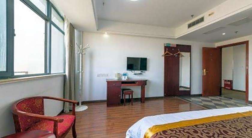 GreenTree Inn Yancheng Dongtai Railway Station Beihai East Road Express Hotel
