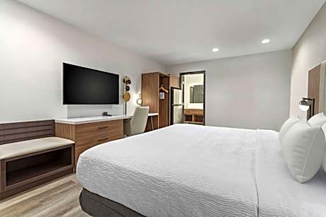 Premium King Room - Mobility Access/Non-Smoking