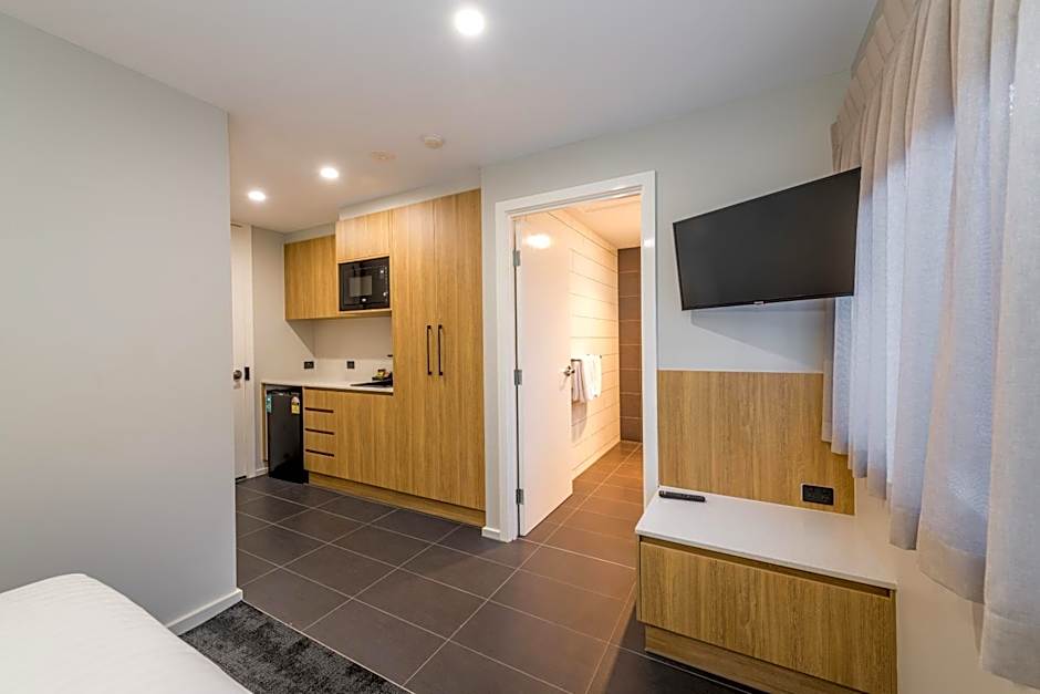 AVENUE MOTEL APARTMENTS