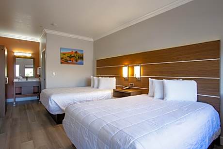 Ground Level Queens Retreat