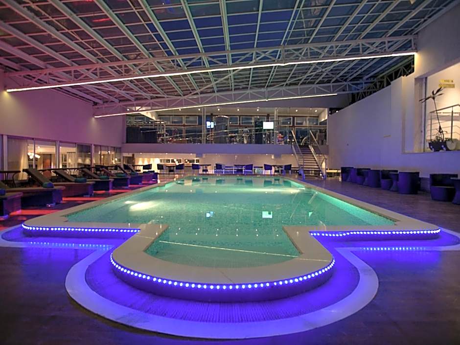 Diamond Plaza Apartments