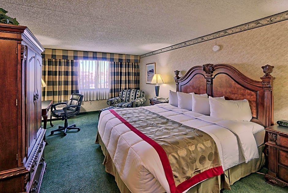 Ramada by Wyndham Albuquerque Midtown