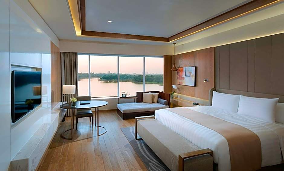 Photo 1 of 4 of Premium, Lake View