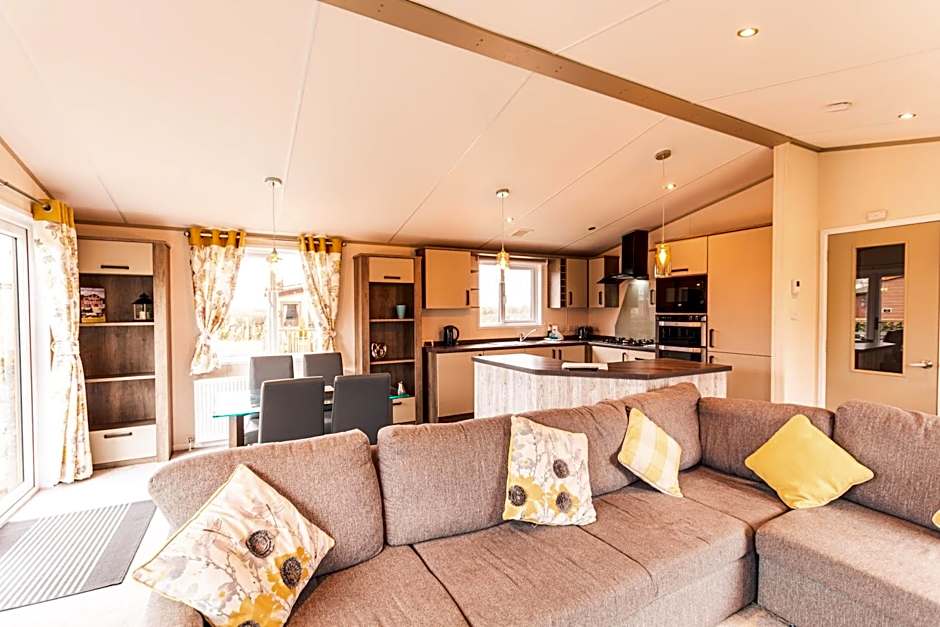 Springwell Lodge With Hot Tub