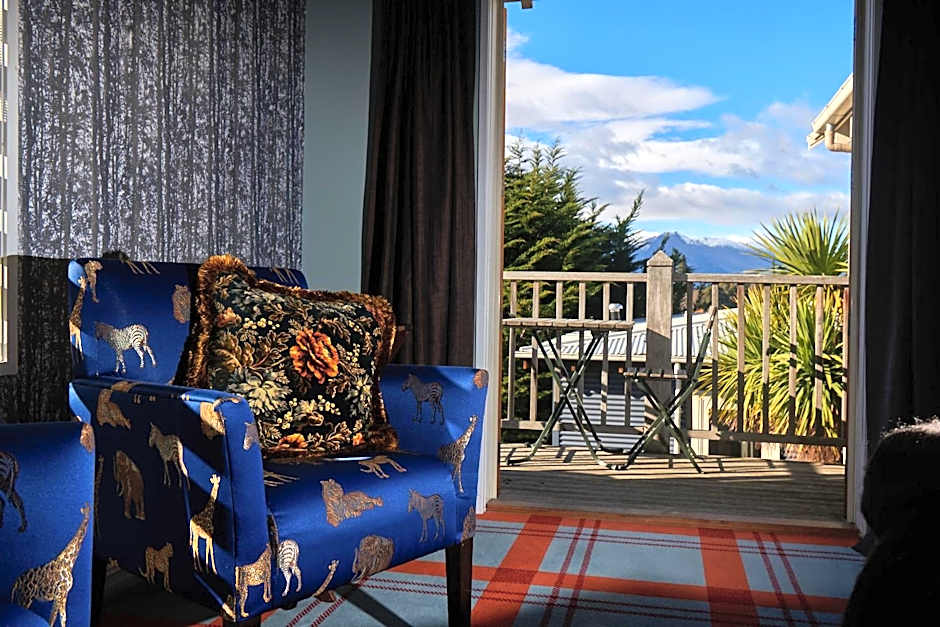 The Dairy Hotel Queenstown, A Naumi Chapter