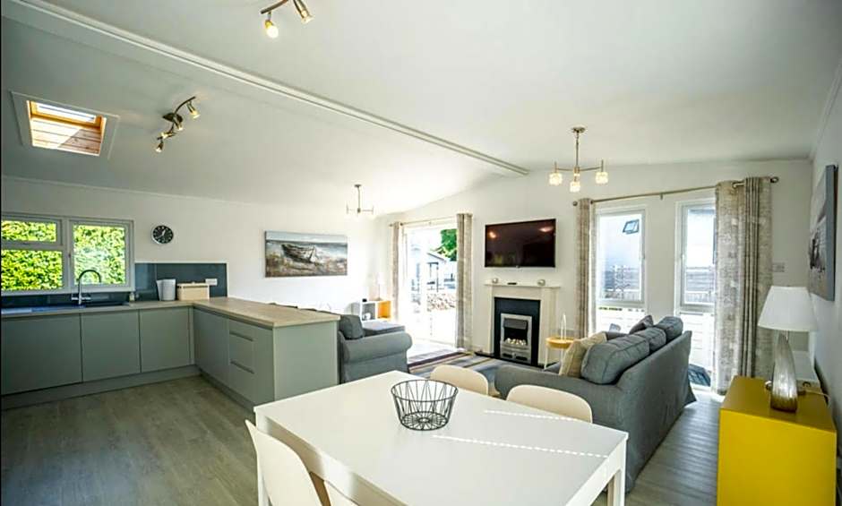 The Warren Holiday Park - Family Chalet