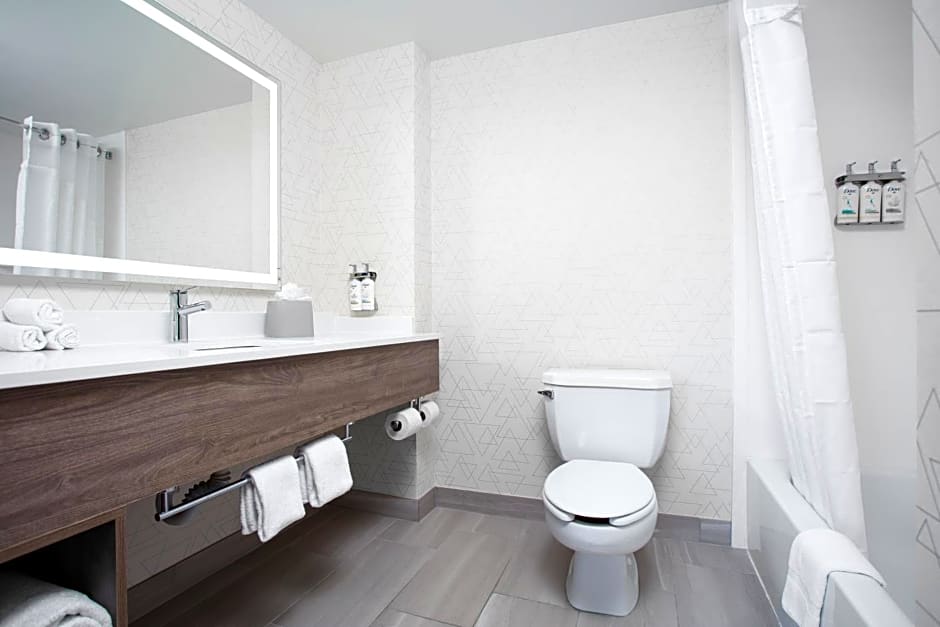 Holiday Inn Express & Suites Williamsburg By IHG