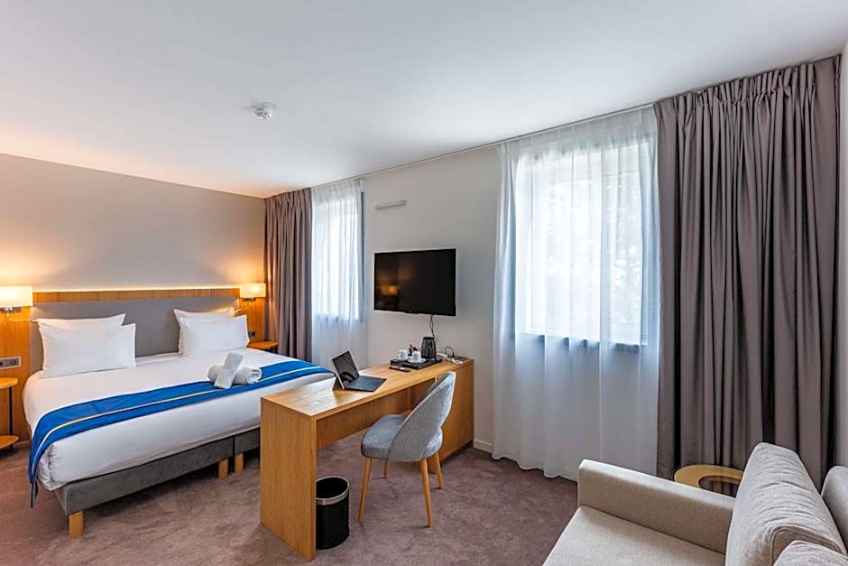 Brit Hotel Privilège Paris Rosny-sous-Bois