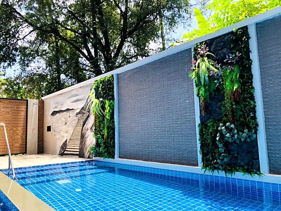 Golden Paradise Hotel