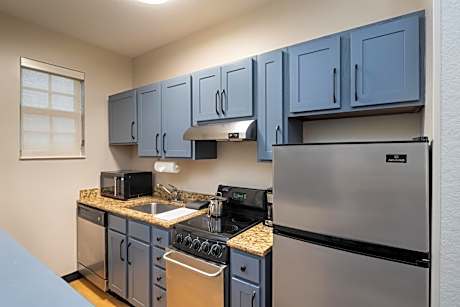 Two-Bedroom King Suite