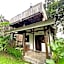 Hakiki Inn Bungalows