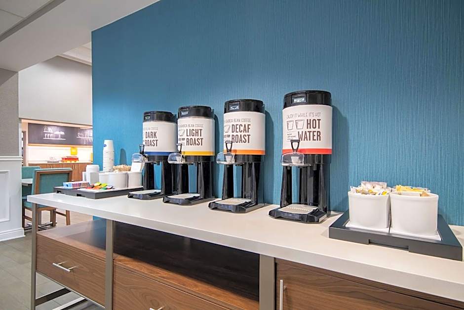 Hampton Inn By Hilton East Aurora