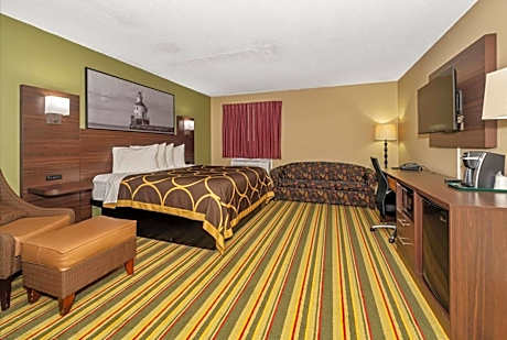 King Suite - Non-Smoking