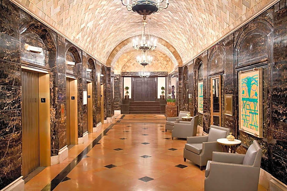 Hilton New Orleans/St. Charles Ave. French Quarter Area