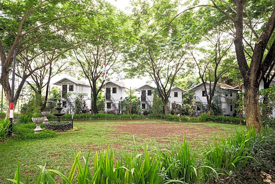 Royal Hotel and Outbound Trawas