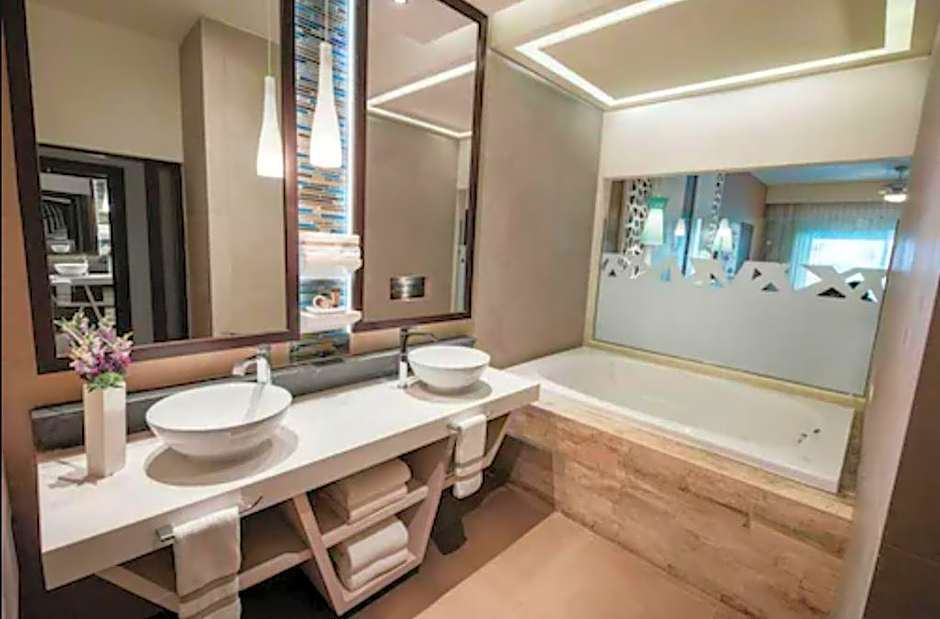 El Dorado Seaside Suites - Catamaran Cenote & More Inclusive- Adults Only