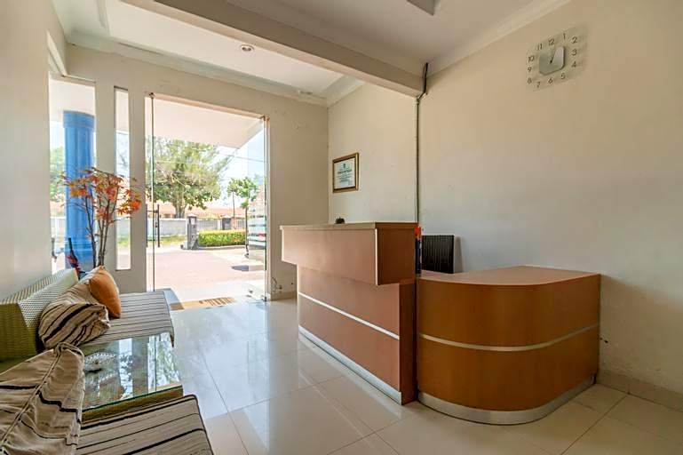 RedDoorz near Pantai Panjang Bengkulu 2