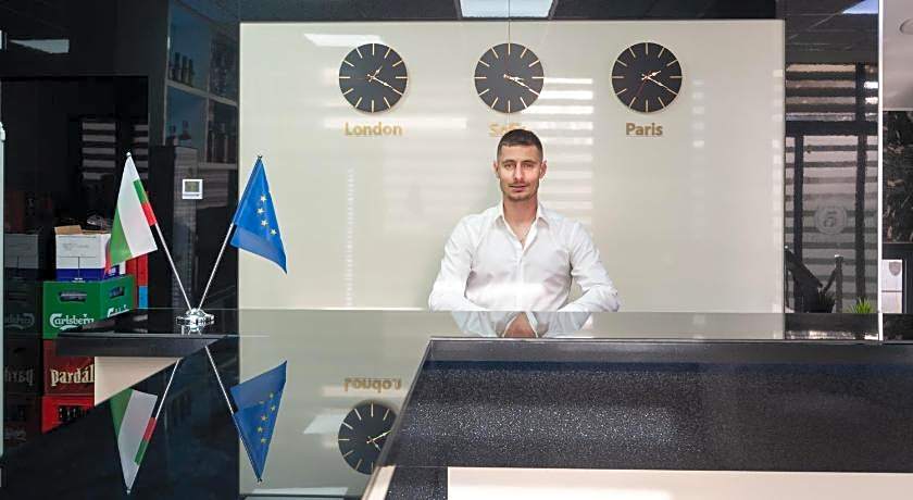 Hotel Boutique 5 - Free parking - Free breakfast - Free internet - EVSE