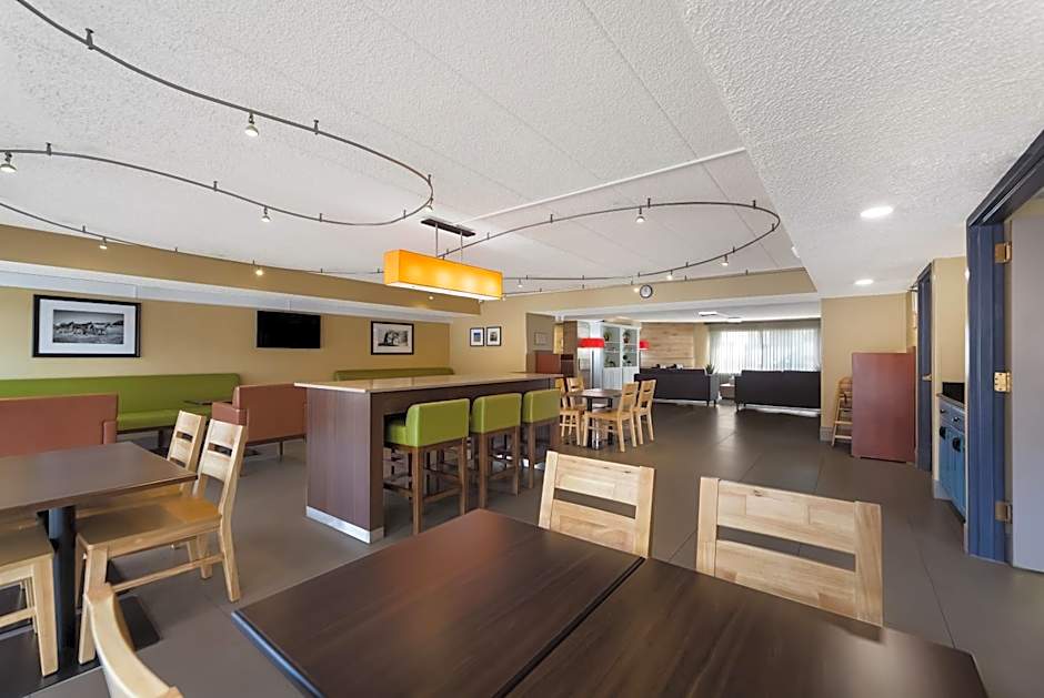 Wingate by Wyndham Lincoln Airport East