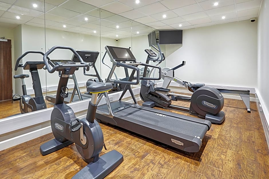 Holiday Inn Cardiff - North M4 By IHG