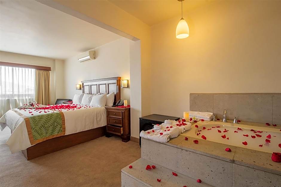 Hecthorny San Carlos Tequisquiapan, BW Signature Collection