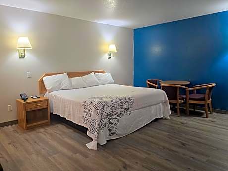 Economy Inn & Suites