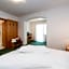 Saldur Small Active Hotel
