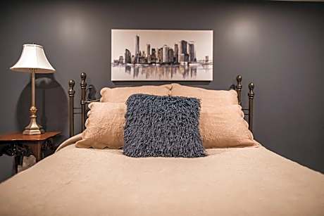 Queen Room with Shared Bathroom