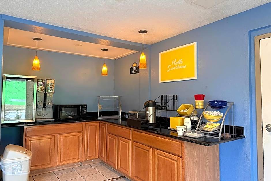 Days Inn by Wyndham Torrington