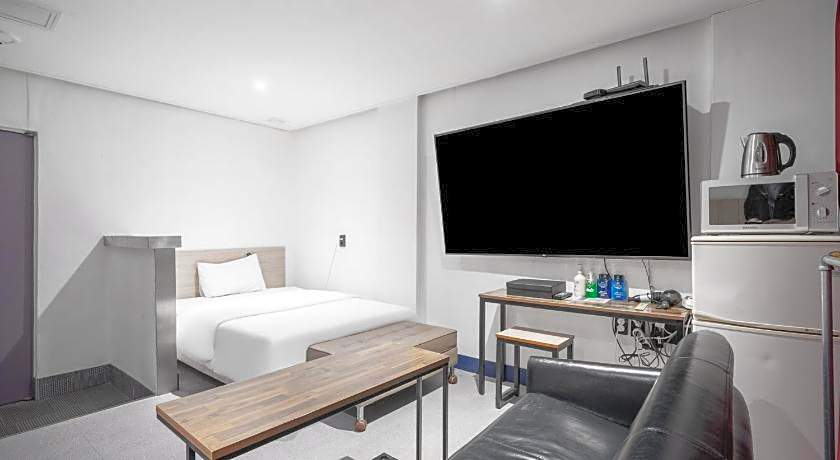 Pacific7 Hotel