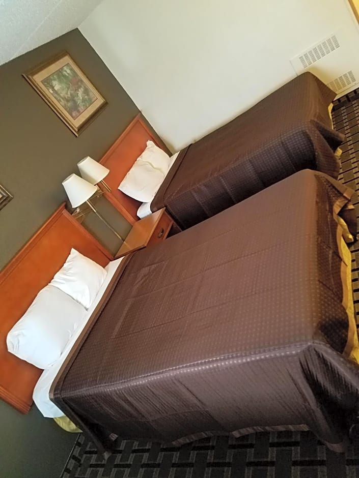 Americas Best Value Inn and Suites St. Cloud