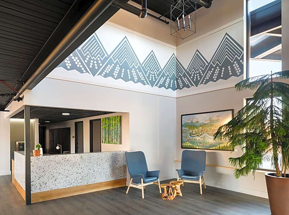 The Block Hotel & Commons