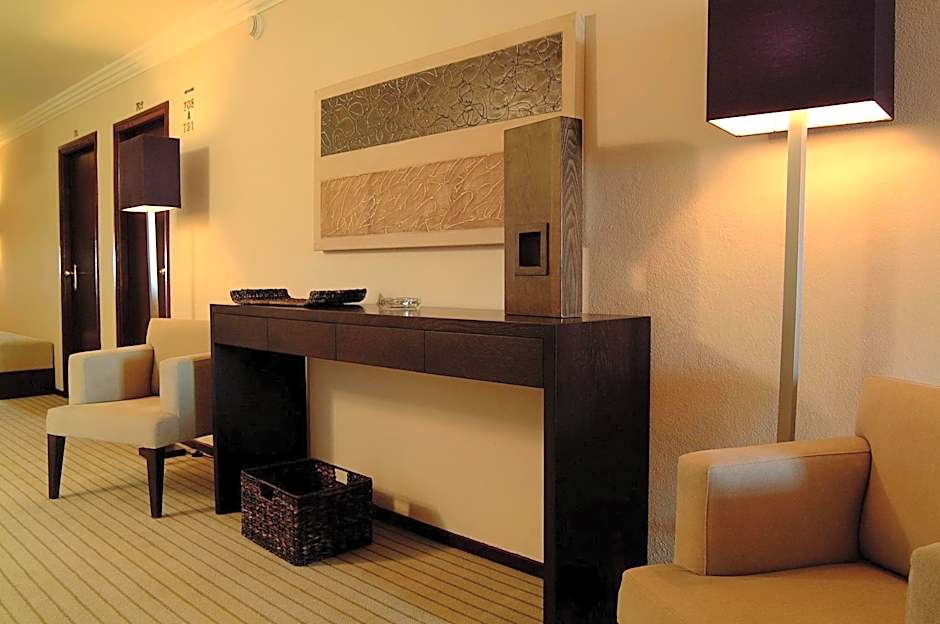 Carcavelos Beach Hotel