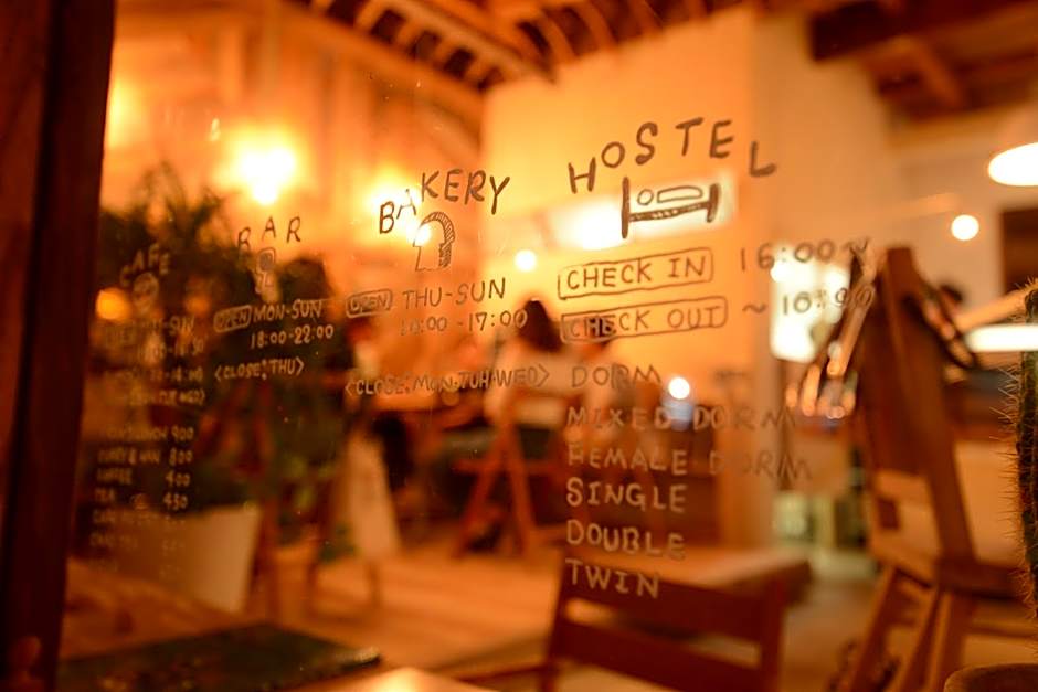 Taketa Ekimae Hostel cue