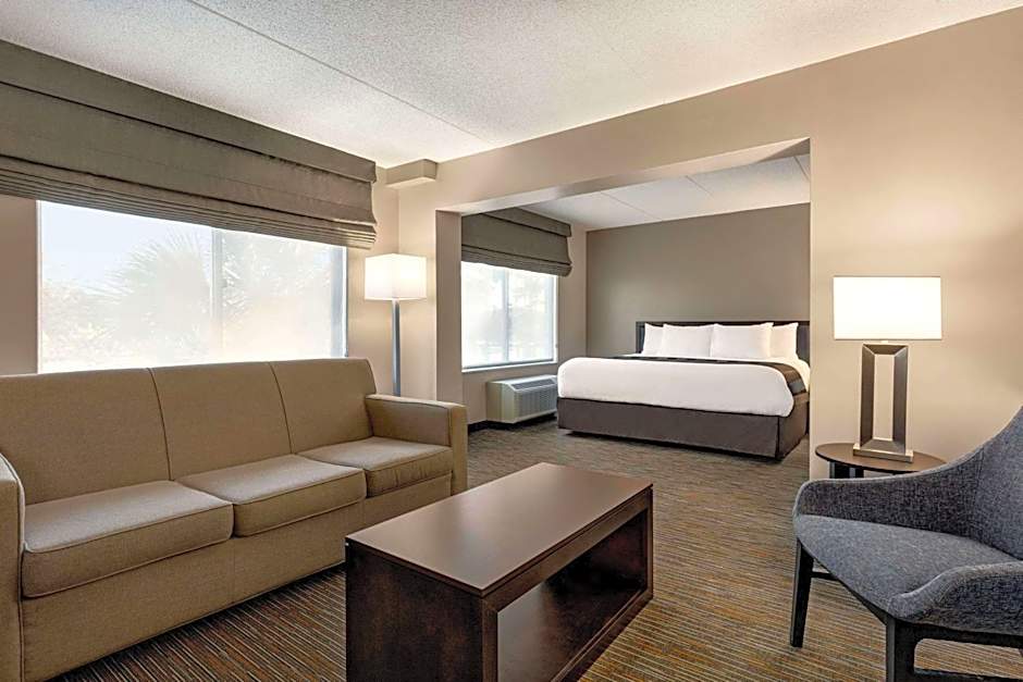 Wingate by Wyndham Wilmington