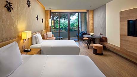 1 King Standard Garden View Smoking