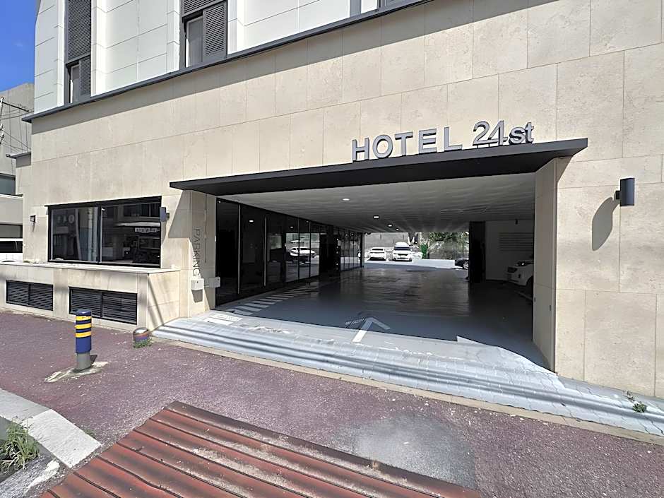 Hotel24ST.UrbanBrown Seosan lakepark 