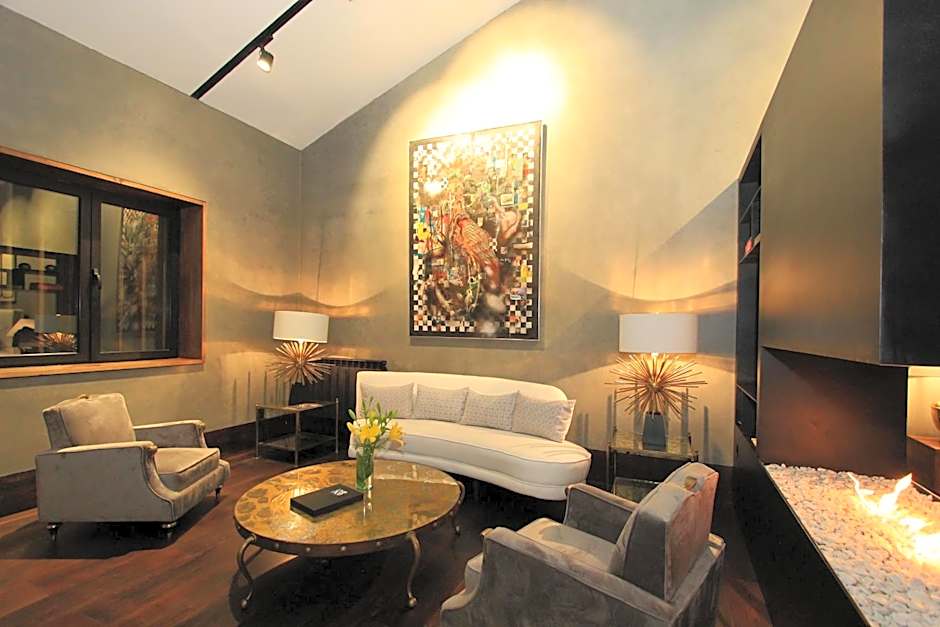Uvence Arte + Hotel