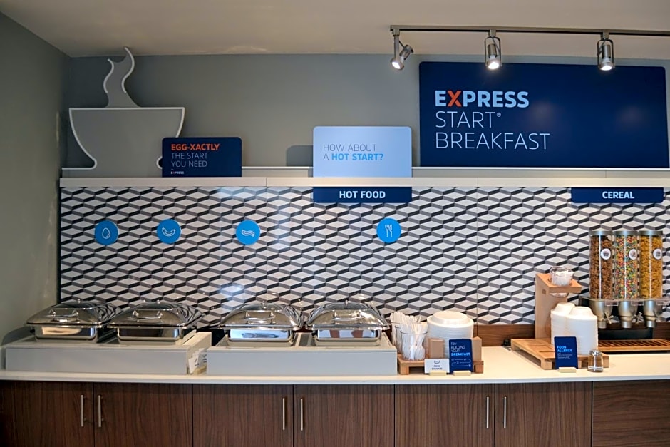 Holiday Inn Express & Suites Goodlettsville N Nashville By IHG