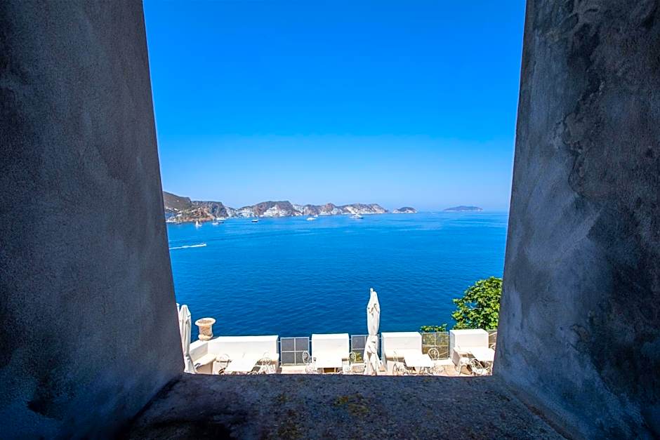 Hotel Torre Dei Borboni