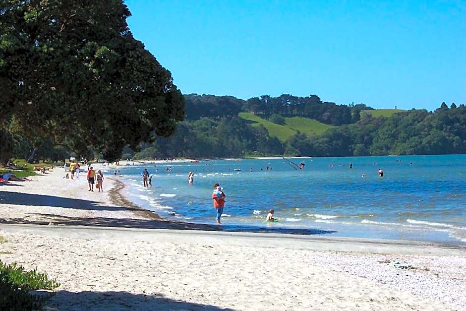 Snells Beach Motel