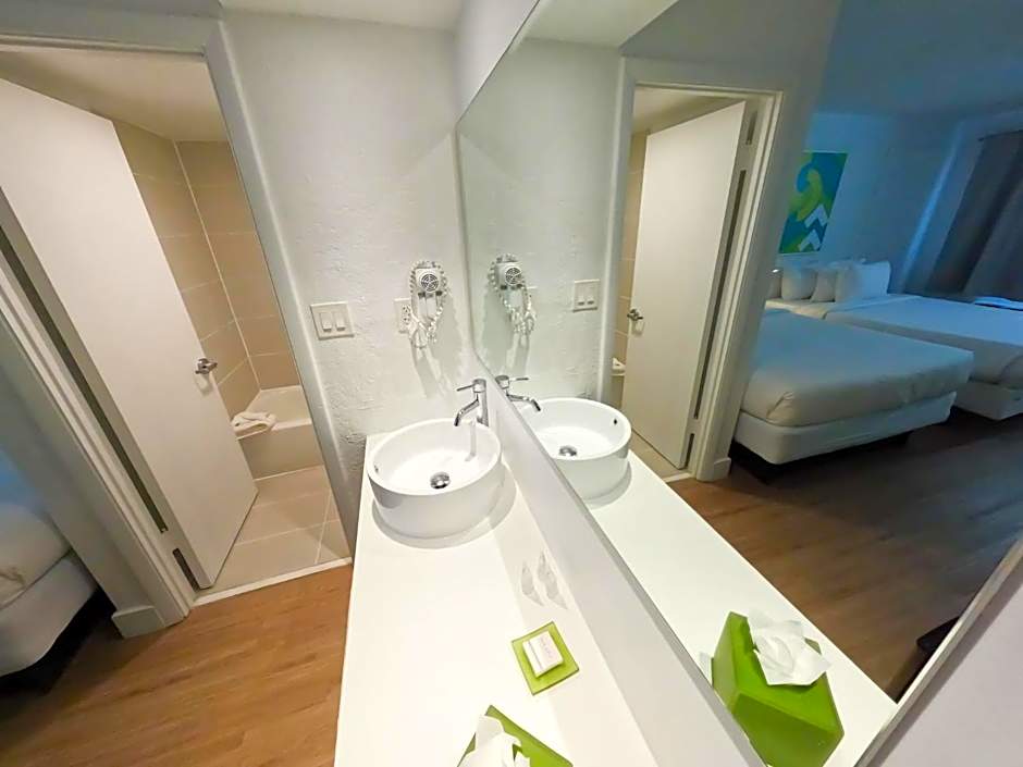 Impeccably cozy hotel room Developer Inn Express